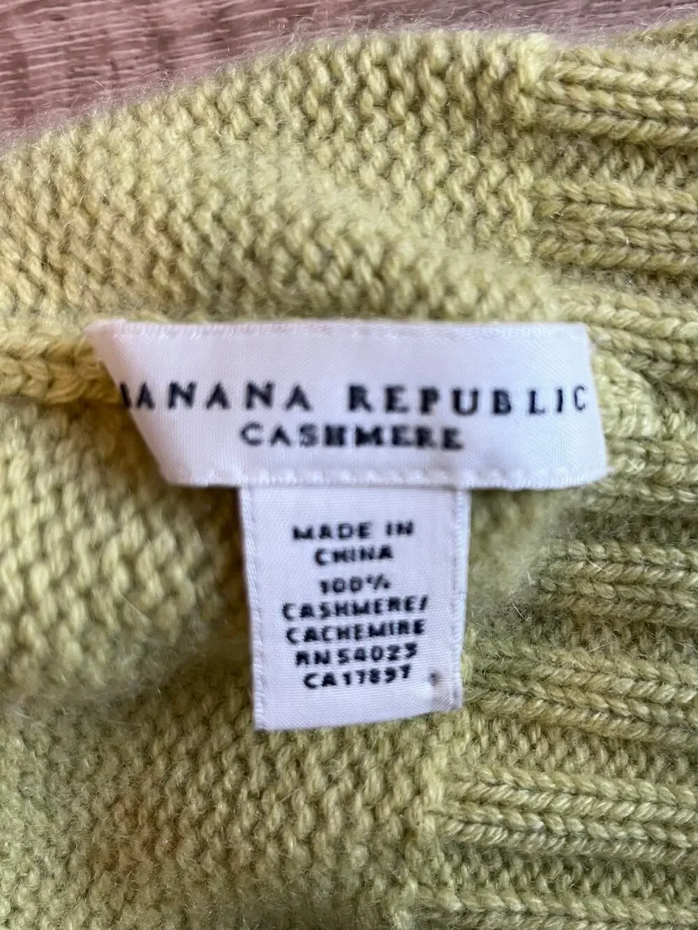 Banana Republic 100% Cashmere Beanie Chartreuse Lime Green Ribbed Cuff